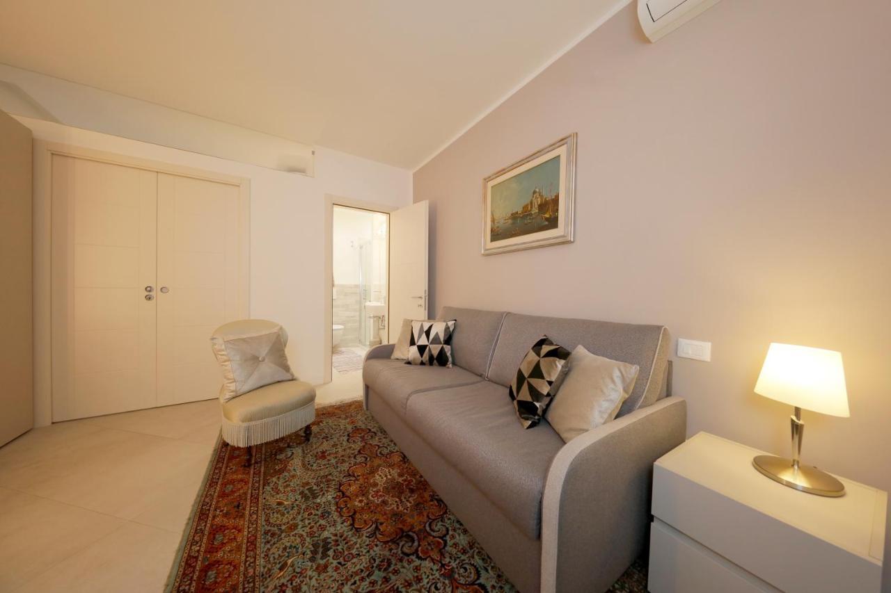 Siena Uptown - Sabrina'S Charming Apartment Esterno foto