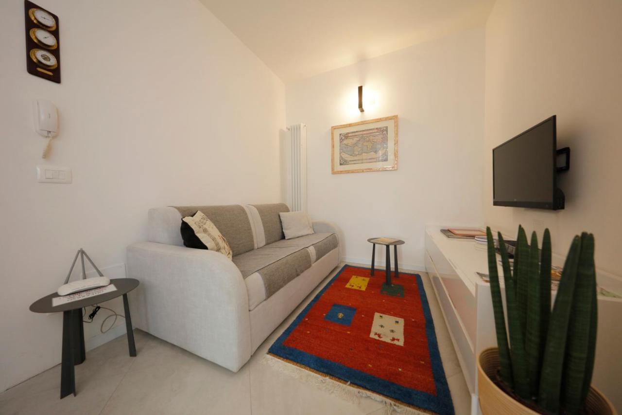 Siena Uptown - Sabrina'S Charming Apartment Esterno foto